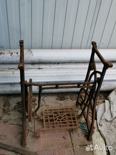 Станина от швейной машинки singer