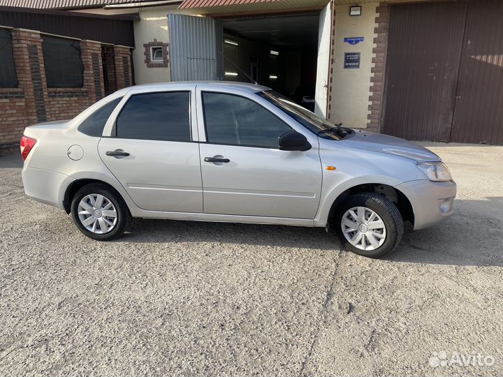 LADA Granta 1.6 МТ, 2013, 200 457 км