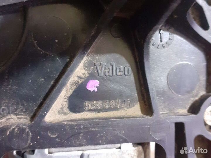 Трапеция крышка багажника Opel Corsa D