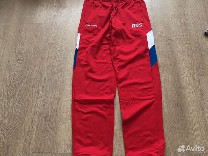 Спортивный костюм женский