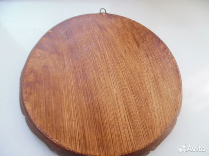 Тарелка декоративная-резьба по дереву-Германия