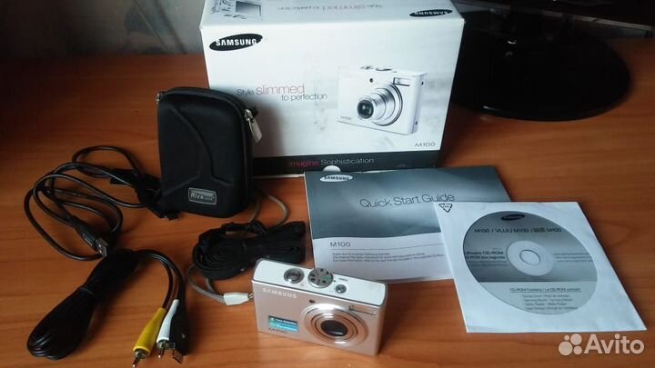 Фотокамера фото/видео Samsung M100 цифровая Компле