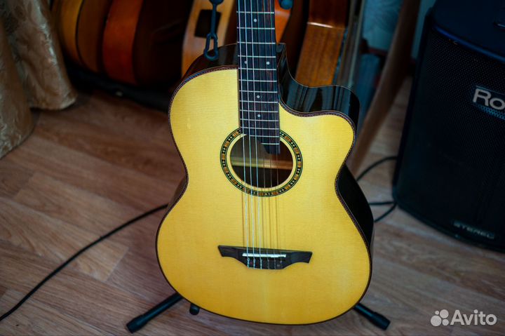 Гитара классическая (акустическая)