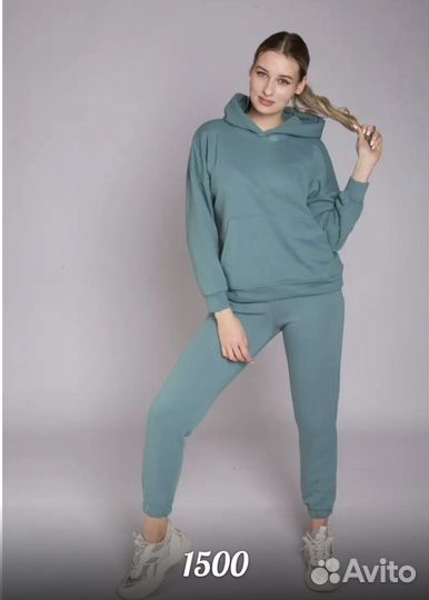 Спортивный костюм женский