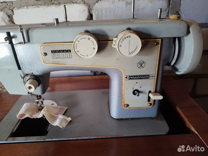 Швейная машинка чайка 142 ножная с тумбой