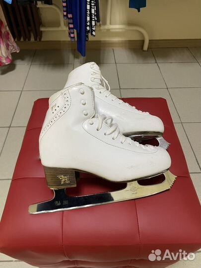 Коньки фигурные Risport RF-3 PRO P-240