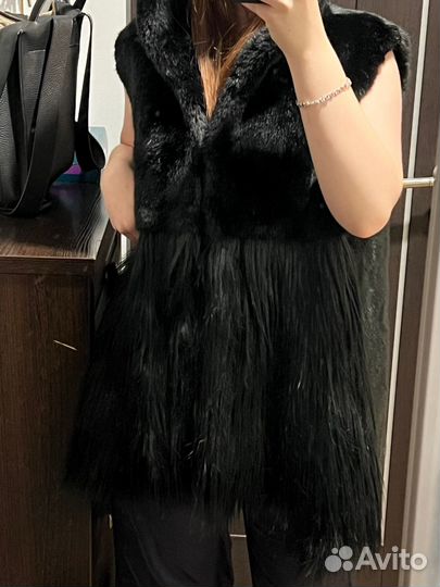 Меховая жилетка