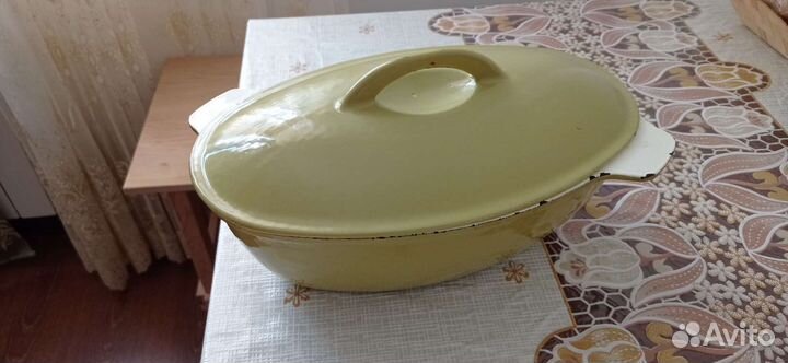 Чугунная кострюля