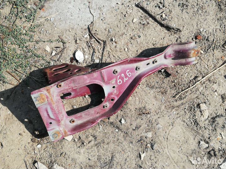 Кронштейн замка капота Mazda 626 GE 91-97 гг