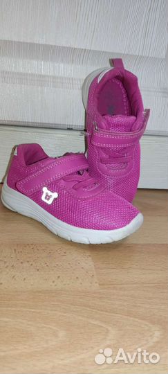Кроссовки для девочки