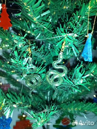 Серьги Змейки символ 2025 года