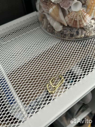 Золотая серьга кафф новая