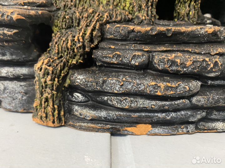 Замок для аквариума