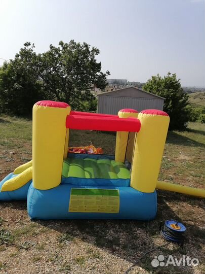 Батут с защитной сеткой