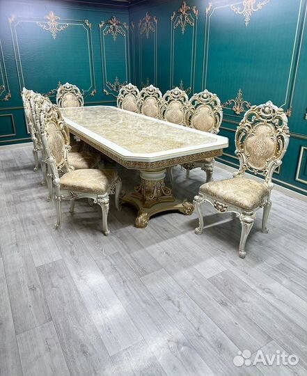 Стол обеденный со стульями