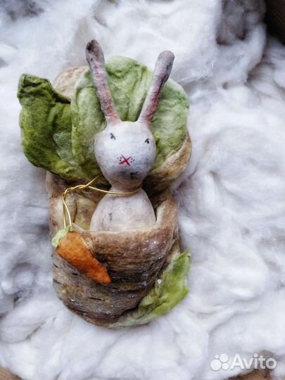 Заяц в лапте, ватная елочная игрушка