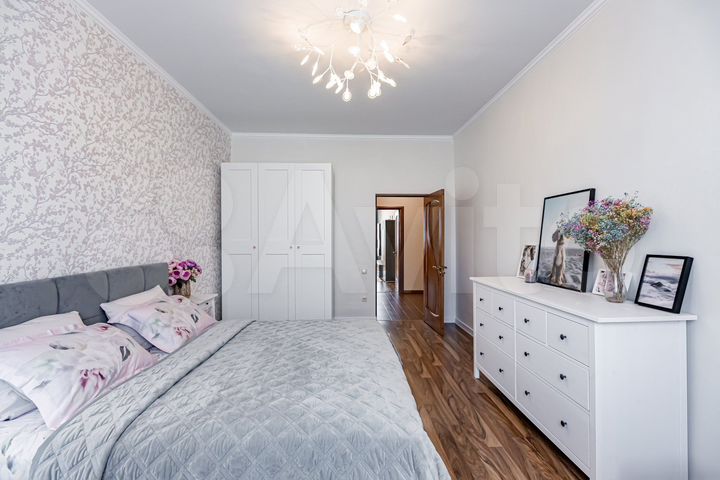 2-к. квартира, 90 м², 4/9 эт.