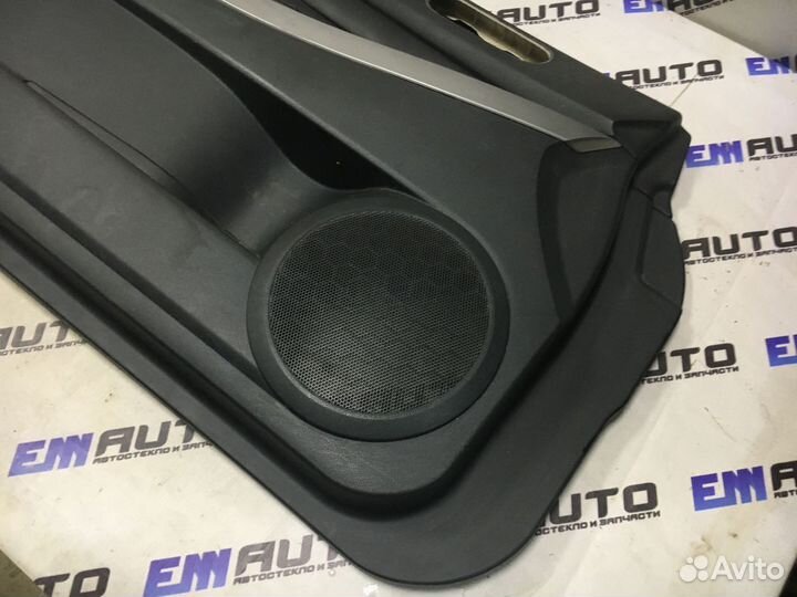 Обшивка двери передней левой Мазда сх7