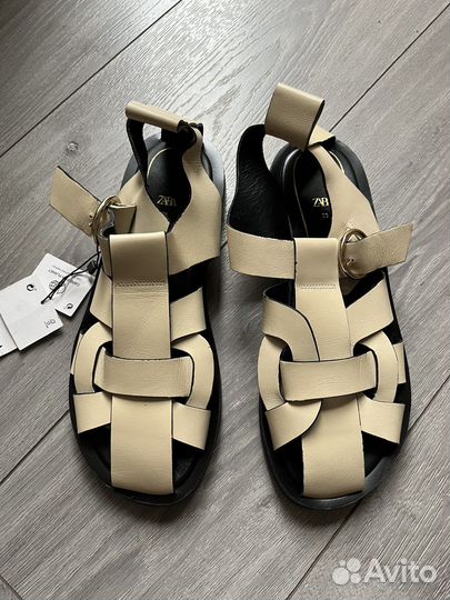 Кожаные сандалии Zara