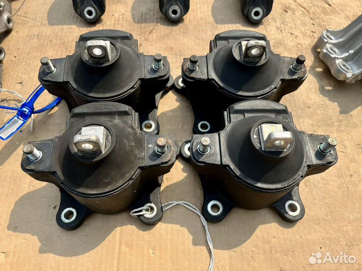 Подушки двигателя Honda Accord 8