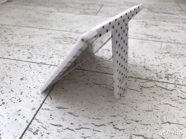 Зеркало настольное на подставке