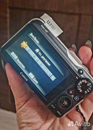 Компактный фотоаппарат canon