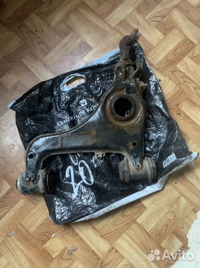 Рычаг нижний w210