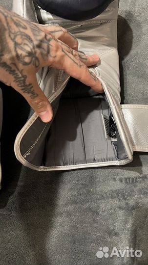 Боксерские перчатки leaders