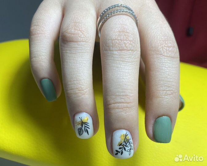 Педикюр с покрытием гель-лаком