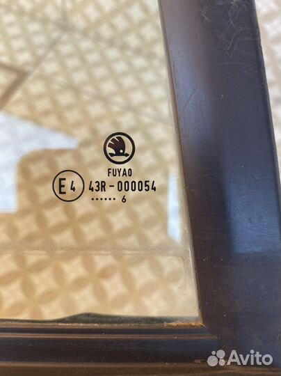 Форточка задней правой двери skoda rapid