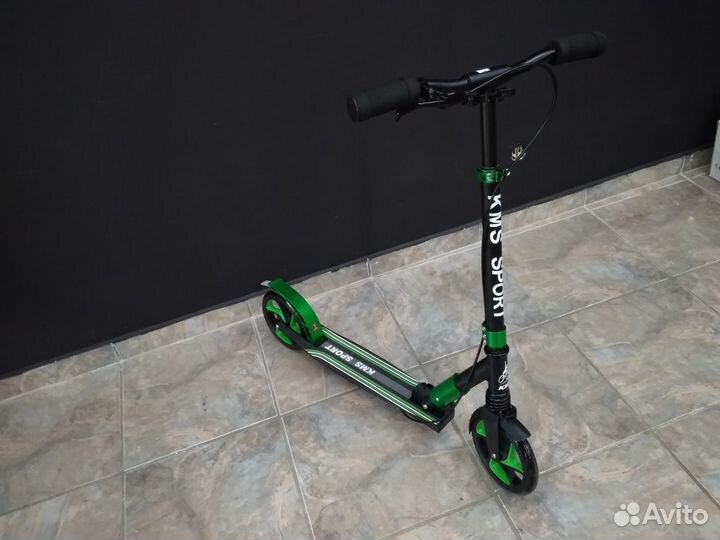 Самокат KMS с ручным тормозом новый