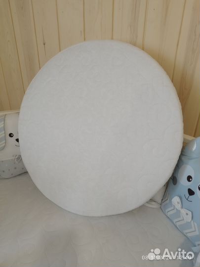 Матрас в круглую кроватку 75*75