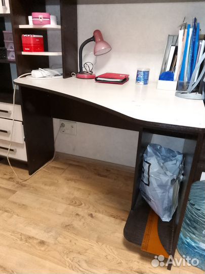 Продам компьютерный стол