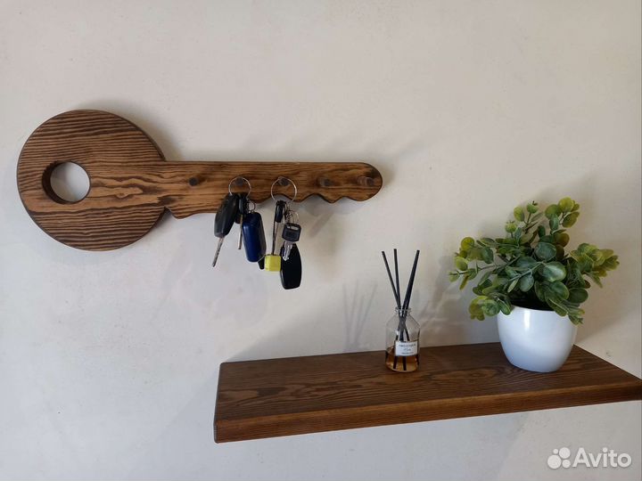 Ключница настенная из дерева + парящая полка