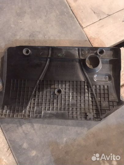 Накладка на клапаную крышку