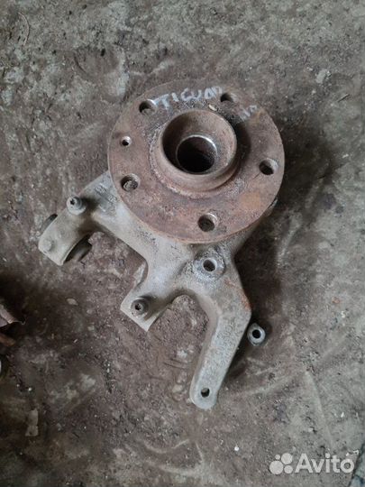 Кулак поворотный Volkswagen Tiguan