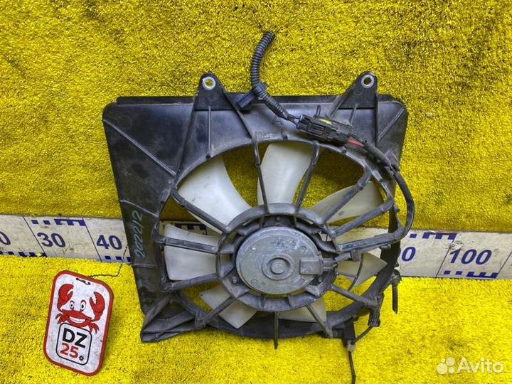 Диффузор радиатора передний правый Honda Fit