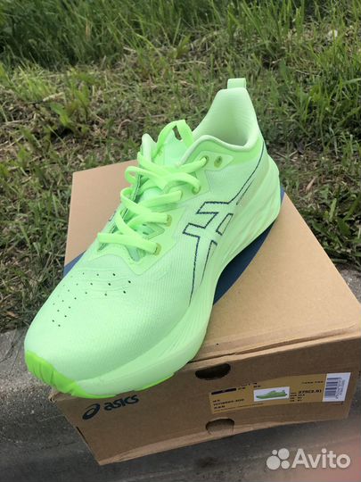 Кроссовки Asics Novablast 4