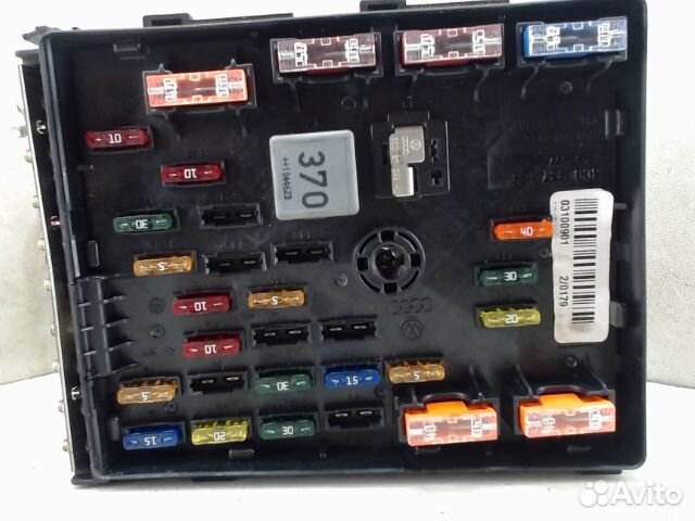 Блок предохранителей, Volkswagen, Passat B7