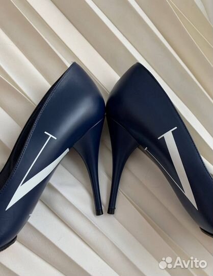 Женские туфли Valentino