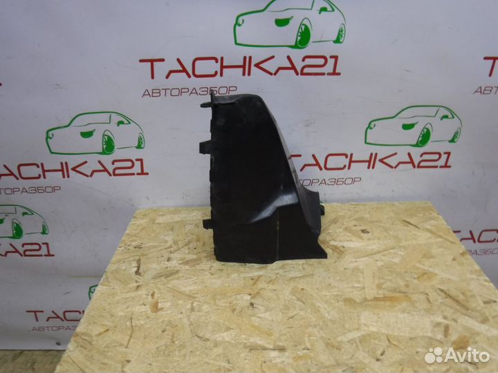 Воздуховод радиатора правый Renault Logan (05-14)