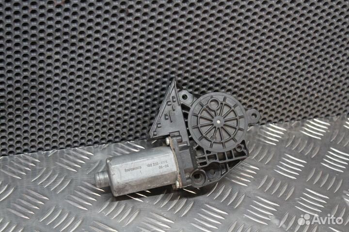 Моторчик стеклоподъемника Porsche Cayenne 955/957