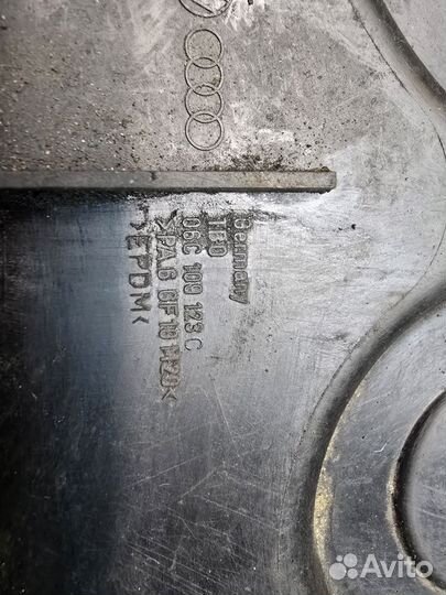 Защита (кожух) ремня грм левая Audi A4 B6 3.0 2004