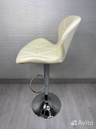 Стул ракушка на барной ножке