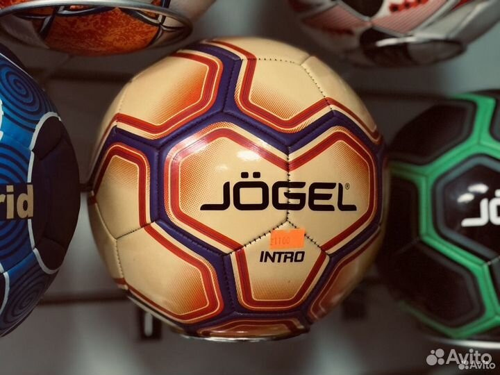 Новые футбольные мячи