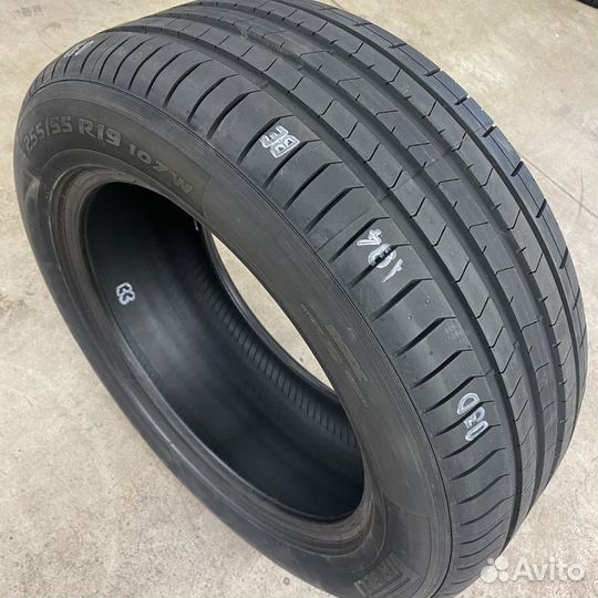 Pirelli P Zero PZ4 285/30 R21 100