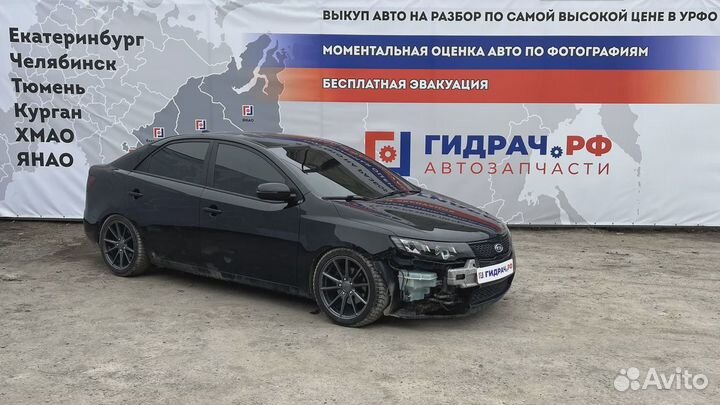 Стекло двери передней правой Kia Cerato (TD) 82421-1M010