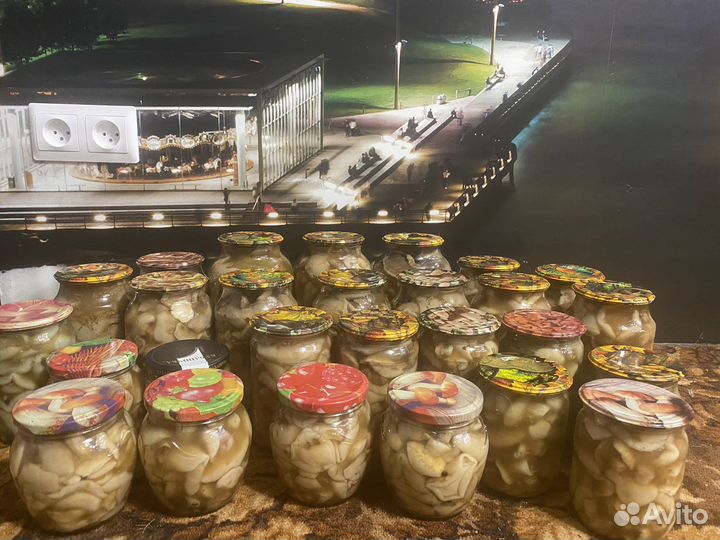 Маринованные грибы маслята