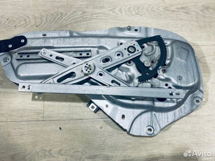 Стеклоподъемник задний правый Kia Cerato