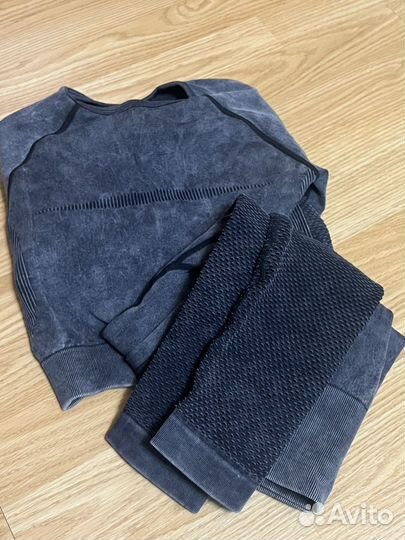 Топ и леггинсы